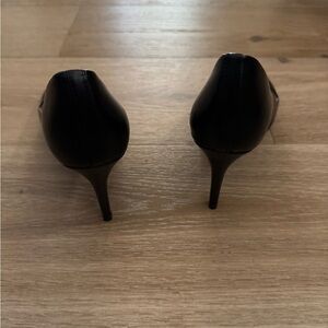 14th & Union Classic Black Heels